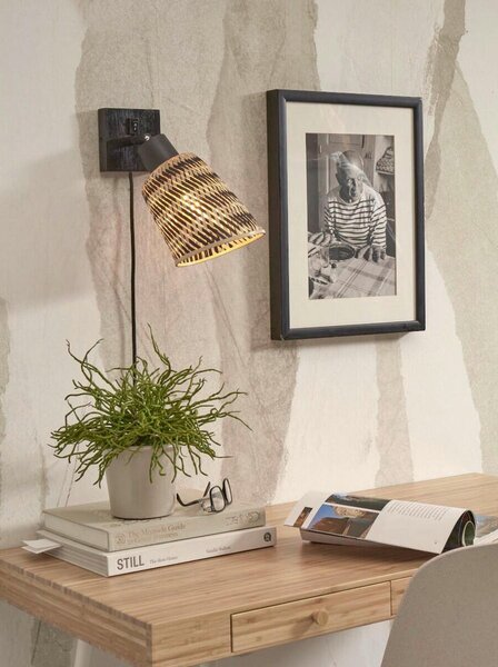STENSKA SVETILKA 60 W