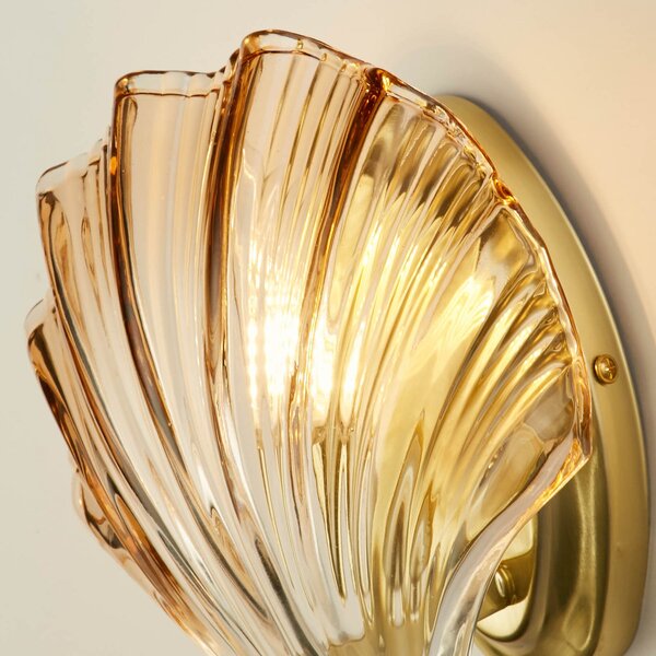 Searchlight Stenska svetilka Shell, jantarno obarvana, oblika lupine, steklo, IP44, zatemnjen, Prozorna, Kopalnica, Steklo