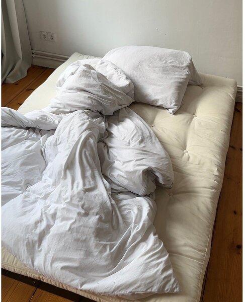 Gorčično rumena raztegljiva sedežna garnitura 140 cm Roots Black Night – Karup Design