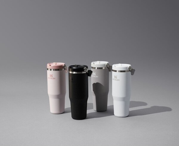 Svetlo siva termovka iz nerjavečega jekla 410 ml IceFlow™ Flip Straw 2.0 Tumbler Ash – Stanley