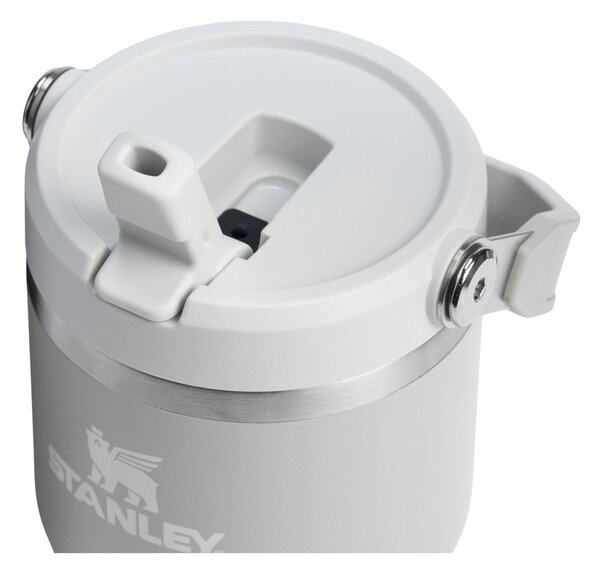Svetlo siva termovka iz nerjavečega jekla 600 ml IceFlow™ Flip Straw 2.0 Tumbler Ash – Stanley