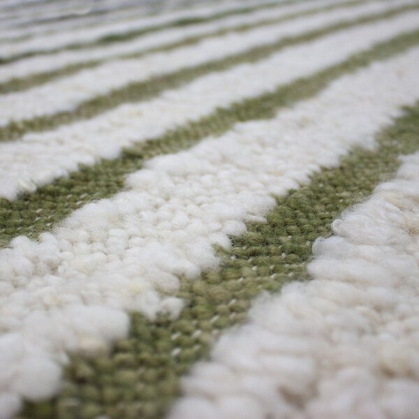 Zelena ročno tkana preproga iz mešanice volne 140x200 cm Boucle Frame – Flair Rugs