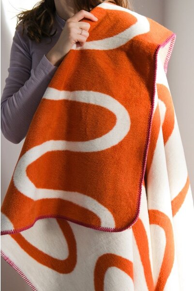 Oranžna odeja 150x200 cm Swirl – noo.ma
