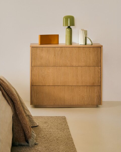 Komoda v hrastovem dekorju v naravni barvi 90x79x50 cm Helvine – Kave Home