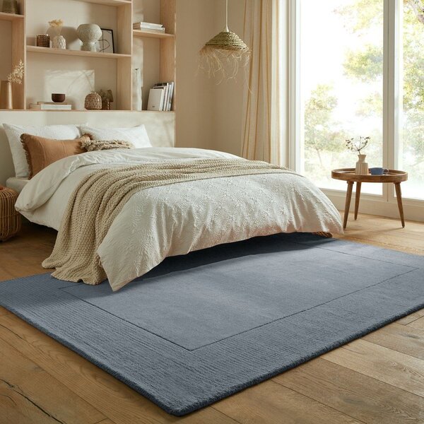 Temno modra ročno tkana volnena preproga 120x170 cm Textured Wool Border – Flair Rugs