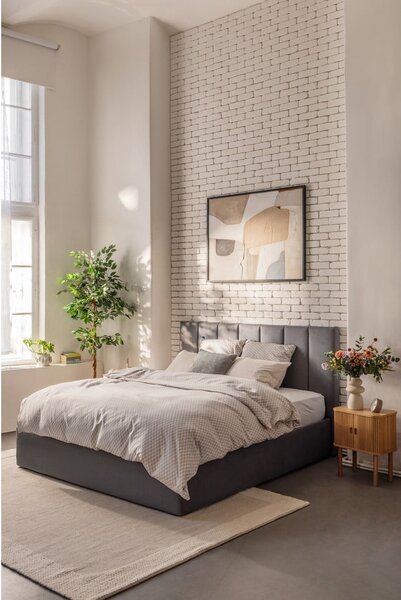 Siva oblazinjena zakonska postelja s prostorom za shranjevanje z letvenim dnom 160x200 cm Thessa Bold Line – Bonami Selection