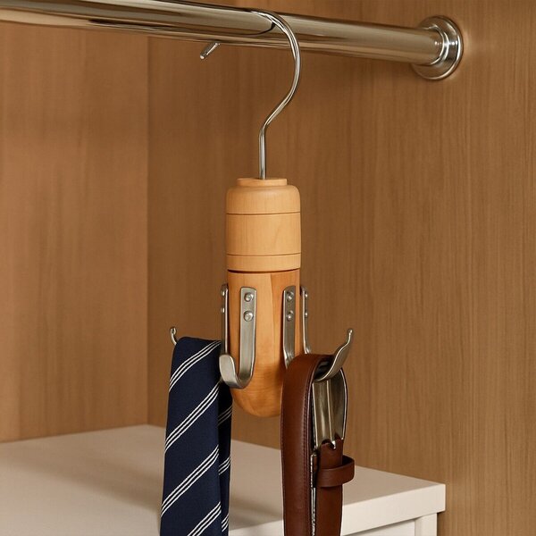 Viseči lesen obešalnik za kravate in pasove The Dandy – Premier Housewares