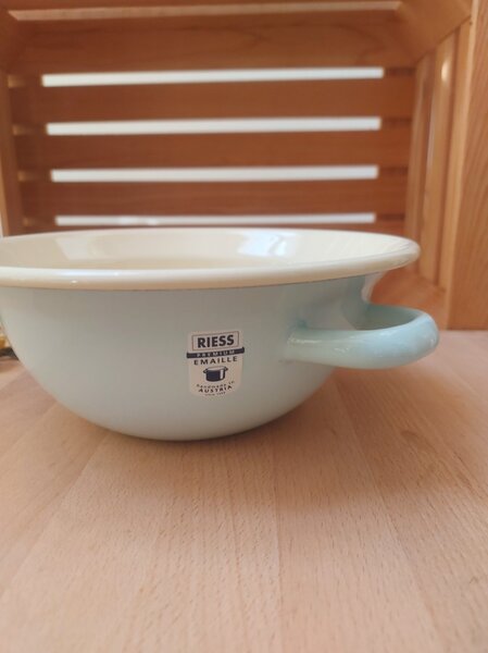 Emajlirana kmečka skleda premera 22 cm