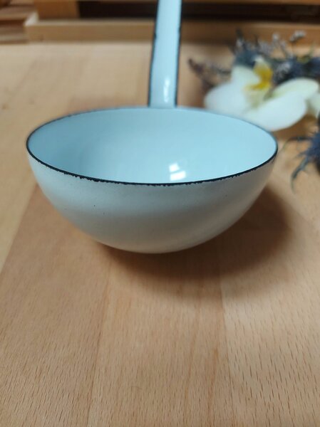 Zajemalka bela Riess 9 cm