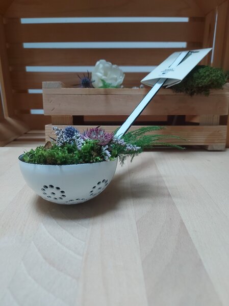Zajemalka bela Riess 9 cm