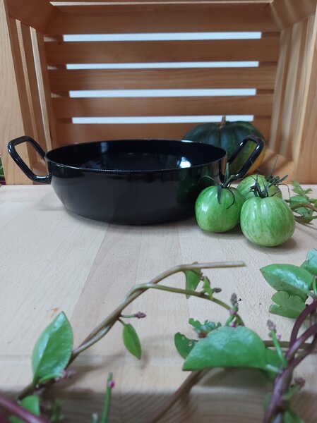 Ponev črna masivna konus fi 24 cm