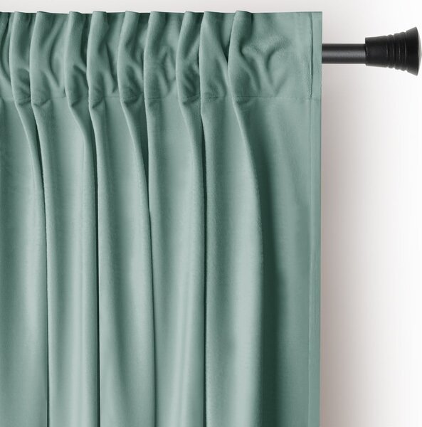 Svetlo zelena žametna zavesa za delno zatemnitev 140x245 cm Pleat – Restilo