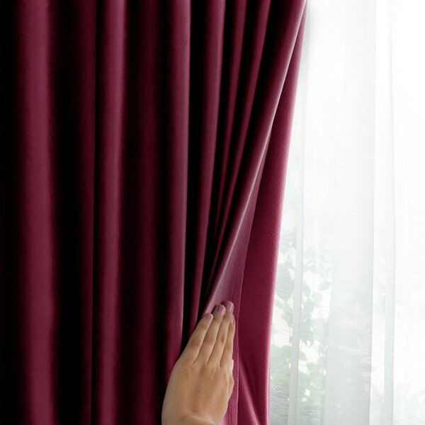 Bordo rdeča žametna zavesa za delno zatemnitev 140x245 cm Pleat – Restilo