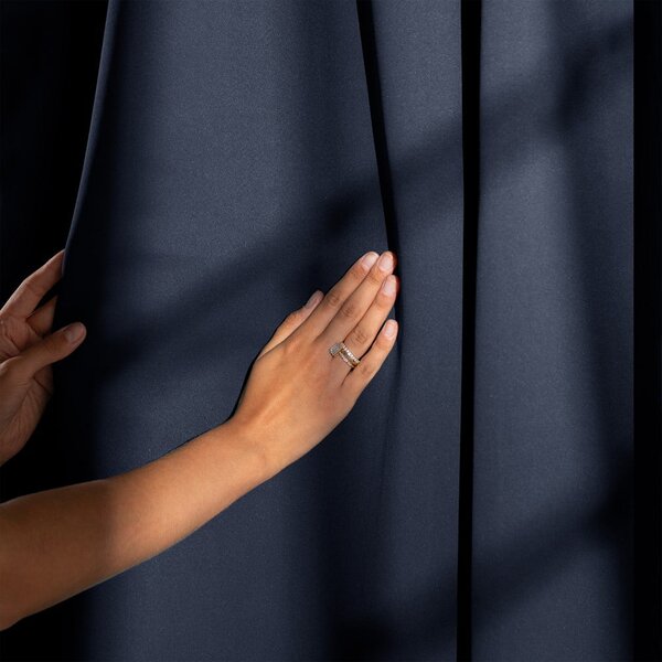 Temno modra zavesa za delno zatemnitev 140x270 cm Kierra – Restilo