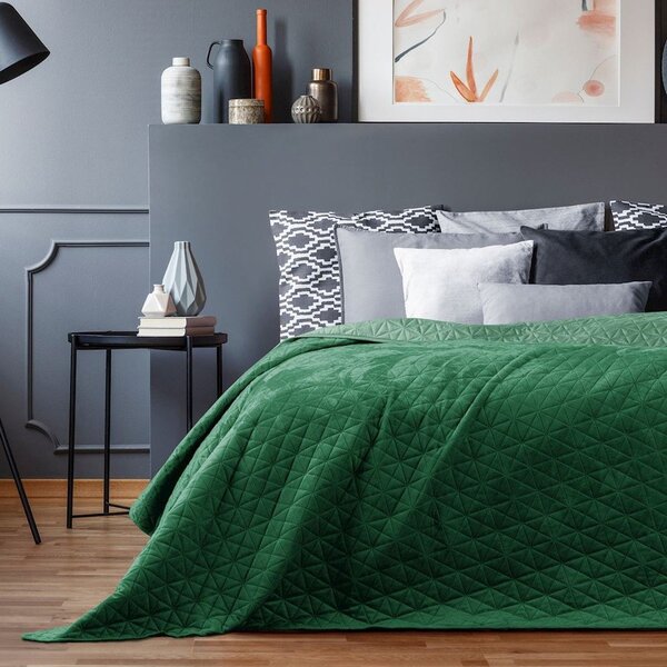 Zeleno prešito pregrinjalo 170x210 cm Laila – AmeliaHome