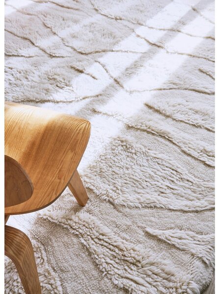 Bela pralna ročno tkana volnena preproga 170x240 cm Enkang Ivory – Lorena Canals