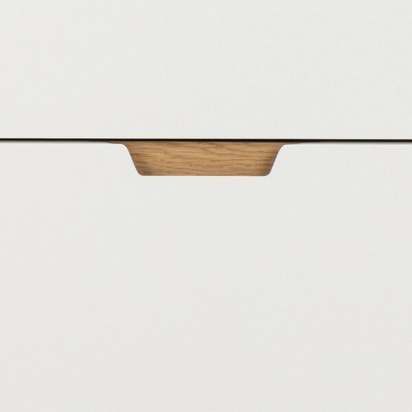 Bela komoda 135x90x40 cm Lowell – Actona