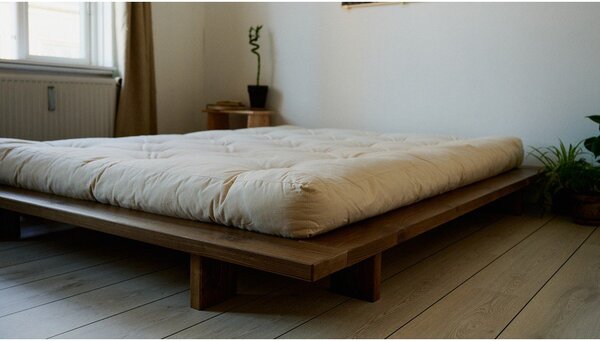 Rjava postelja iz masivnega bora z letvenim dnom 120x200 cm Japan – Karup Design
