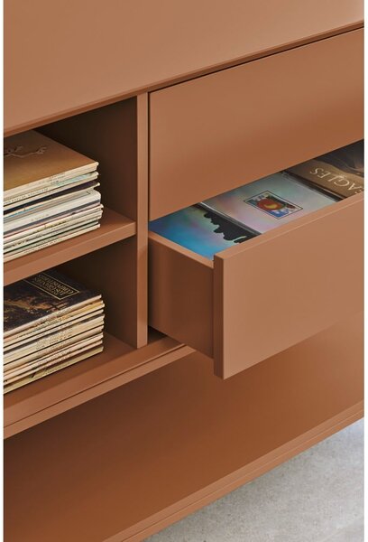 Opečnato oranžna TV omarica 175x74x45 cm Platt – Teulat