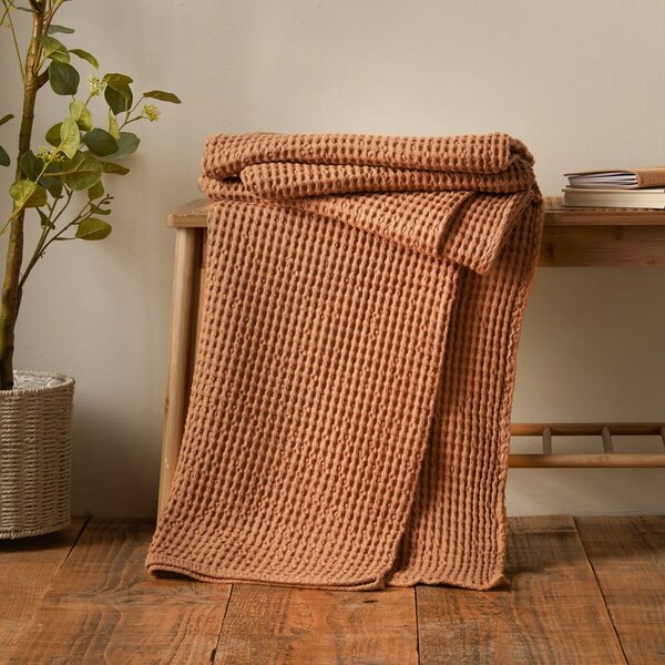 Rjava bombažna odeja 150x200 cm Jaipur Chunky Waffle – Pineapple Elephant