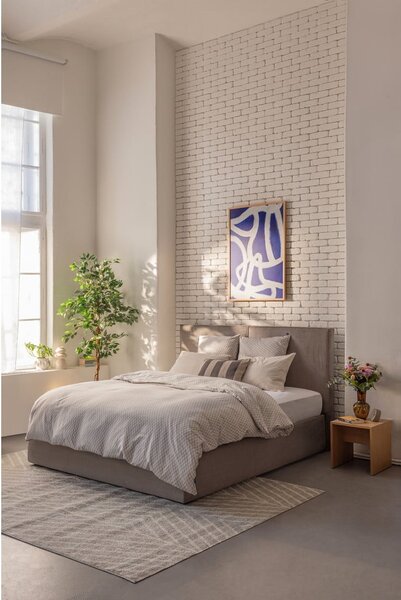 Sivorjava oblazinjena zakonska postelja s prostorom za shranjevanje z letvenim dnom 180x200 cm Thessa Bold – Bonami Selection