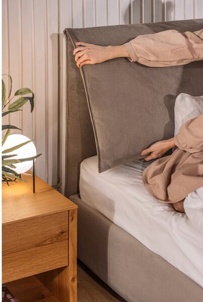 Sivorjava oblazinjena zakonska postelja s prostorom za shranjevanje z letvenim dnom 180x200 cm Thessa Pillow – Bonami Selection