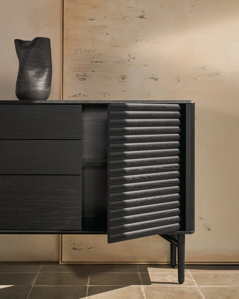 Črna komoda v hrastovem dekorju 200x86x45 cm Lenon – Kave Home