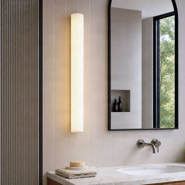 Lucande LED-stenna svetilka za kopalnico Victoire, 70 cm, bela/krom, CCT, Bela, Kopalnica, Steklo, Sodobni