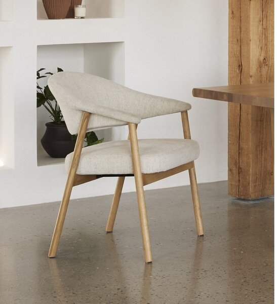 Kremno beli jedilni stoli v kompletu z nasloni za roke 2 ks iz masivnega hrasta Elk – Unique Furniture