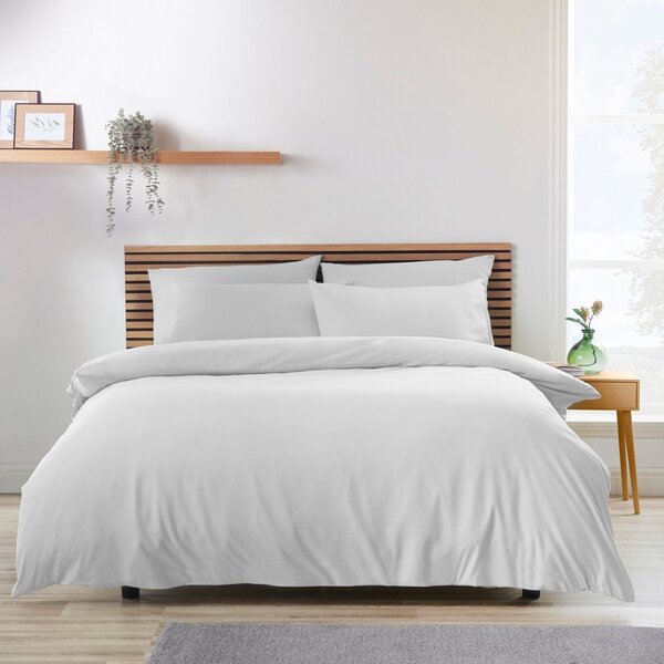 Bela posteljnina za zakonsko posteljo 200x200 cm So Soft Easy Iron – Catherine Lansfield