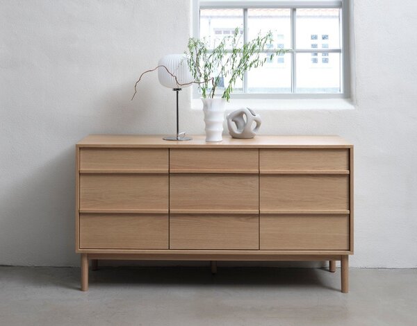 Nizka komoda v hrastovem dekorju 75x140 cm Ponza – Unique Furniture