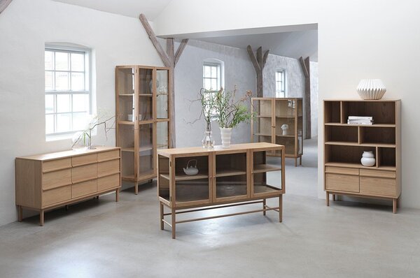 Nizka komoda v hrastovem dekorju 75x140 cm Ponza – Unique Furniture