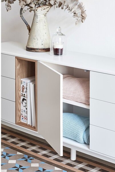 Kremno bela komoda 180x76x40 cm Corvo – Teulat