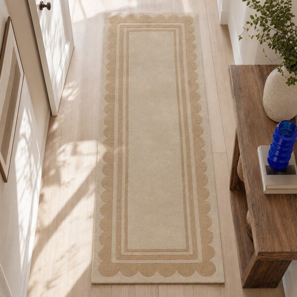 Ročno tkan volnen tekač v naravni barvi 80x230 cm Lois Scallop – Flair Rugs