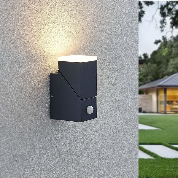 Lindby LED stenska svetilka Sally, 15 cm, antracit, IP54, senzor, Črna, Aluminij, Sodobni, Zidna vtičnica na vrhu
