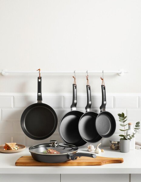 PONEV ZA PEČENJE Perfect Cooking 28 cm premaz proti prijemanju ILAG®