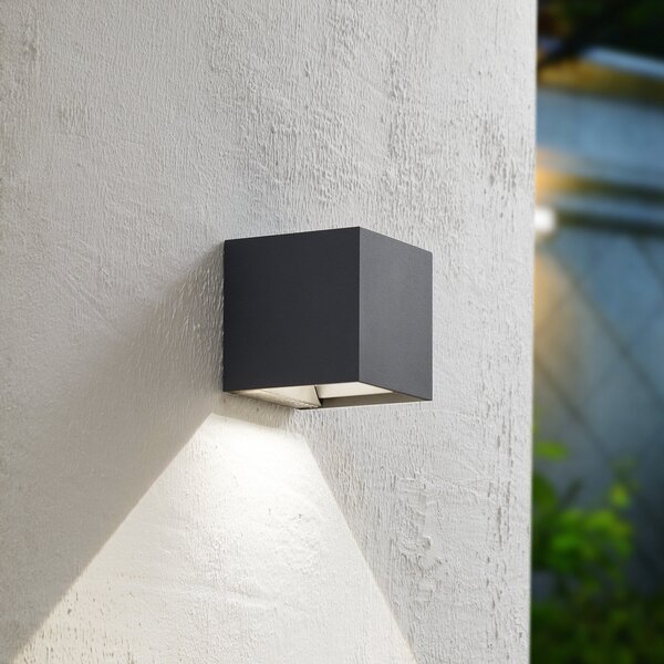 PRIOS Prios LED solarna stenska svetilka Lius, višina 15 cm, senzor gibanja, Črna, Kovina, Sodobni