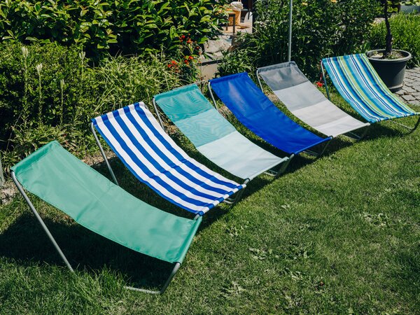 Modro-beli zložljivi ležalnik za plažo SAND