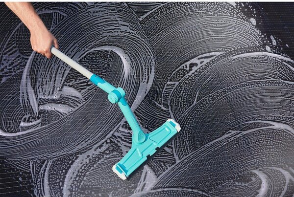 Zelen teleskopski brisalec za okna 71 cm 4in1 FlexReach – LEIFHEIT