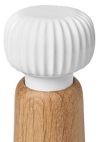 Mlinček za začimbe iz hrastovega lesa z belimi porcelanastimi detajli Kähler Design Hammershoi, višina 17,5 cm