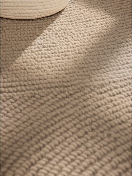 Bež ročno tkana volnena preproga 120x180 cm Calmio – Hanse Home