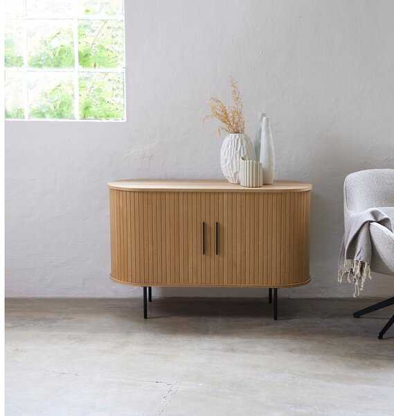 Komoda v hrastovem dekorju z drsnimi vrati v naravni barvi 120x76x45 cm Nola – Unique Furniture