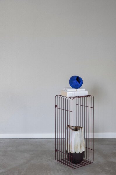 Bordo rdeča večnivojska kovinska polica 70 cm Wire – Mette Ditmer Denmark