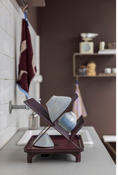 Bordo rdeč dvonadstropni odcejalnik posode 42x29 cm Dry-It – Mette Ditmer Denmark