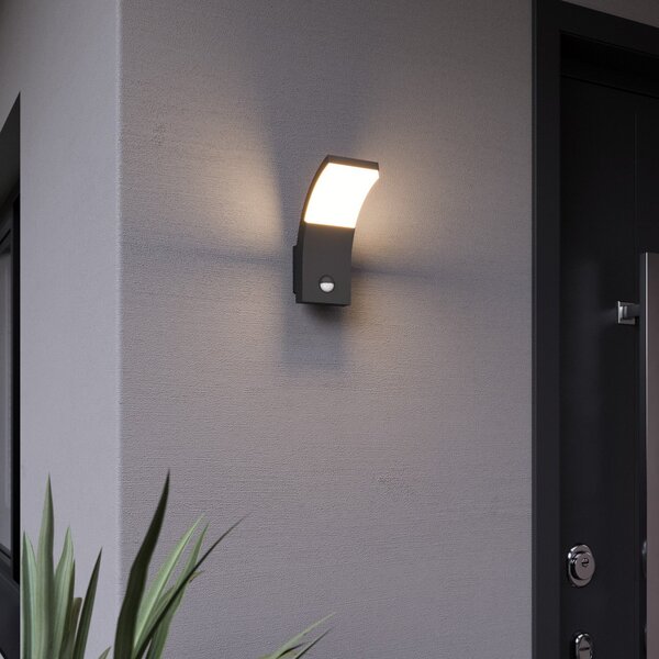 Lucande LED stenska svetilka Timm, senzor, 20 cm, antracit, IP54, Črna, Aluminij, Sodobni, Stenska kotna