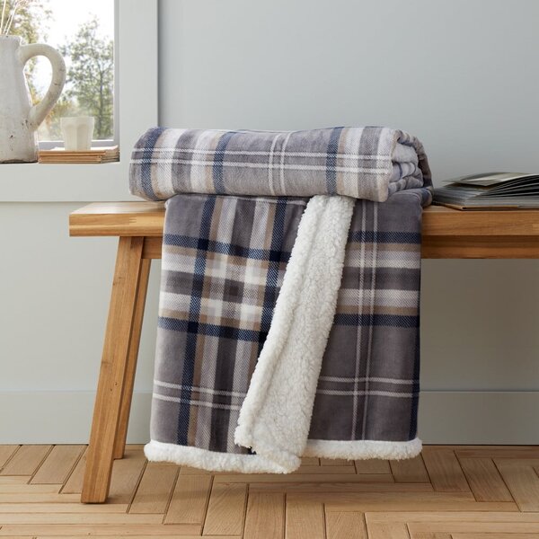 Siva odeja iz sherpa flisa 130x170 cm Kelso Check – Catherine Lansfield