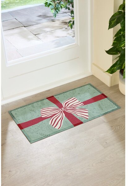 Predpražnik z božičnim motivom iz reciklirane plastike 40x70 cm Red & White Stripe Bow – Artsy Doormats