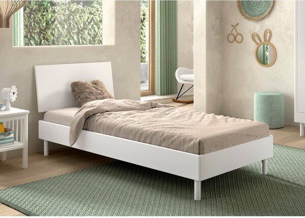 Bela postelja iz masivne bukve z letvenim dnom 90x200 cm Forrest – Vipack