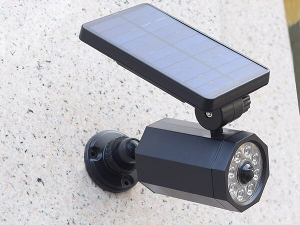 Solarna LED lažna kamera in svetilka s senzorjem gibanja in mraka