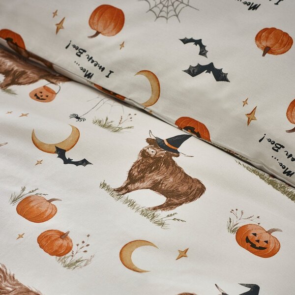 Sivo-bež enojna posteljnina 135x200 cm Halloween Highland Cow – Catherine Lansfield